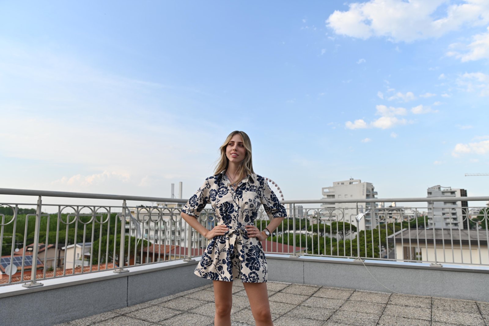 Carlotta Seno sulla terrazza del residence di famiglia